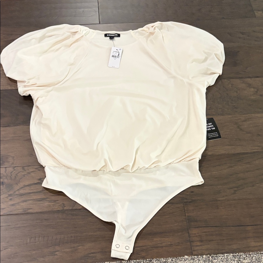 NWT Express Puff Sleeve Crew Neck Bodysuit Sz M